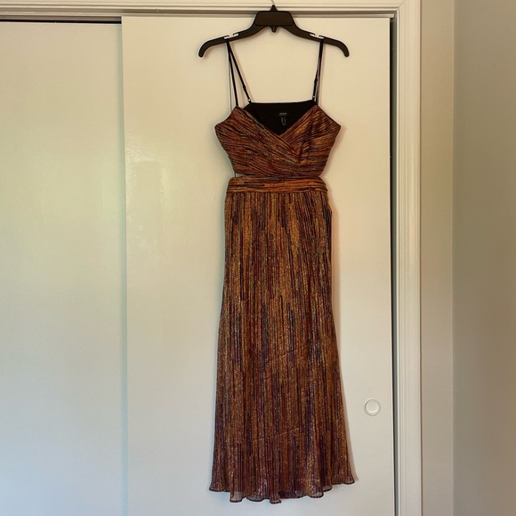 Aidan by Aidan Mattox metallic pleated dress - Picture 7 of 11